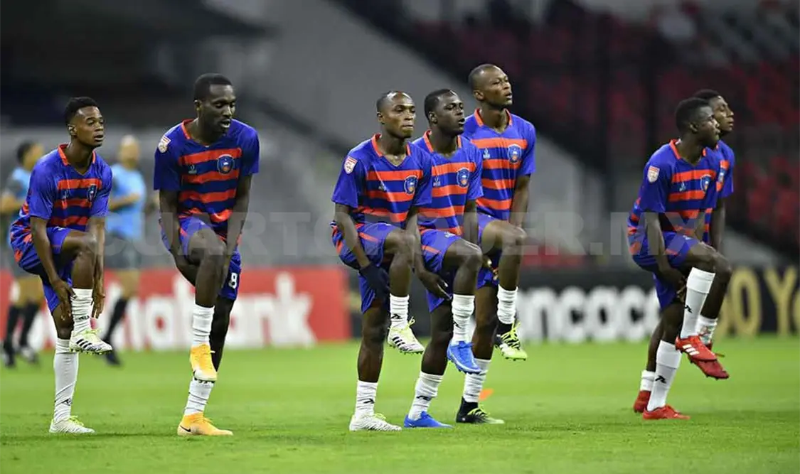 Arcahaie quería cambiar playeras; no traían otras