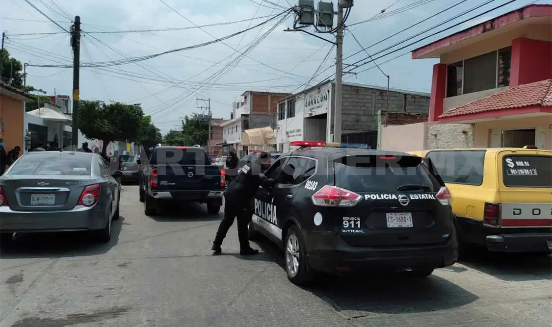 Intentan asaltar tienda de aluminio; un detenido