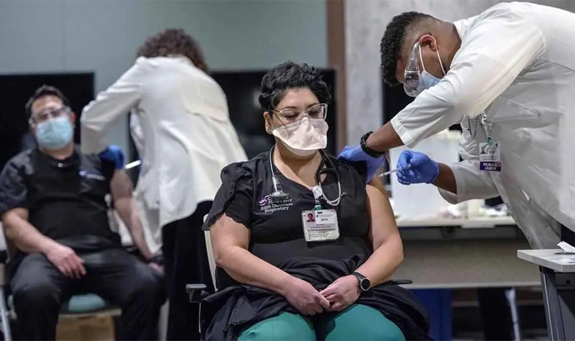 El 3 % de médicos privados han sido vacunados