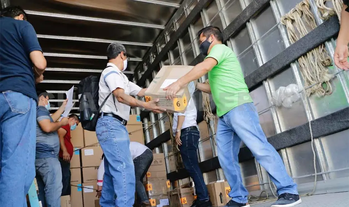 Arriban 20 toneladas de material electoral