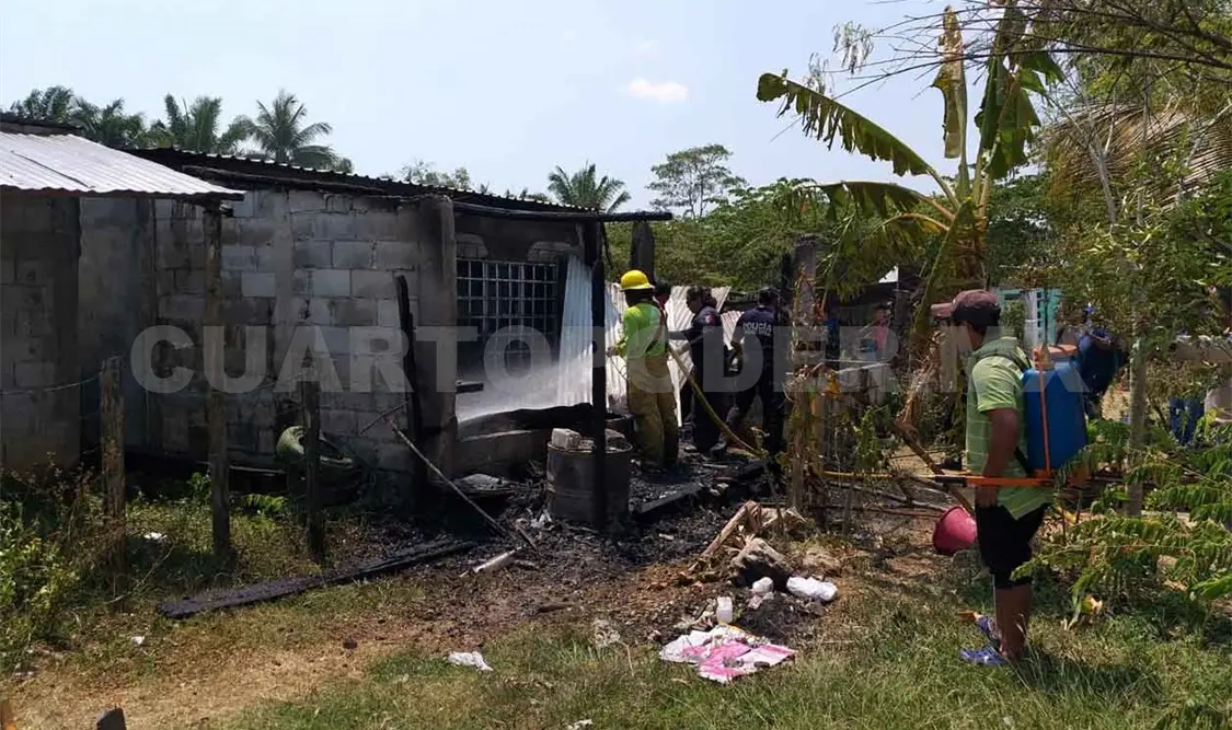 Se incendia vivienda y queda en cenizas