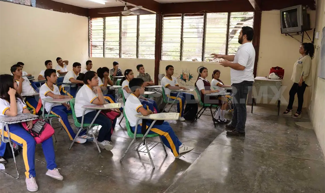 Vacunación, insuficiente para regresar a clases