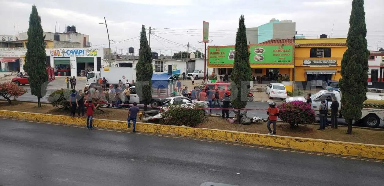 Tres lesionados al quedar destrozado un compacto