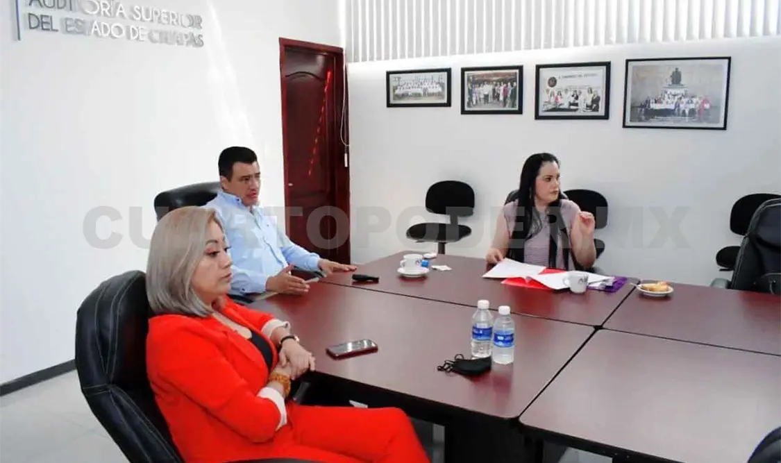 Atentos en entrega recepción de los Ayuntamientos