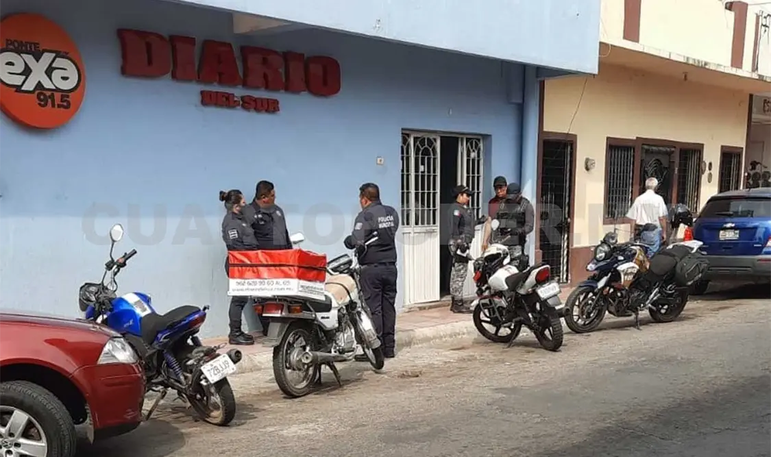 Con extorsión telefónica a guardia, atracan periódico