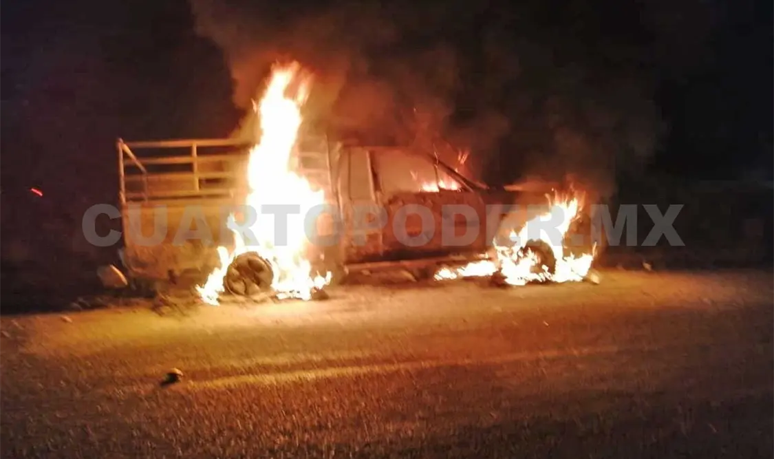 Fallecen embestidos por una camioneta