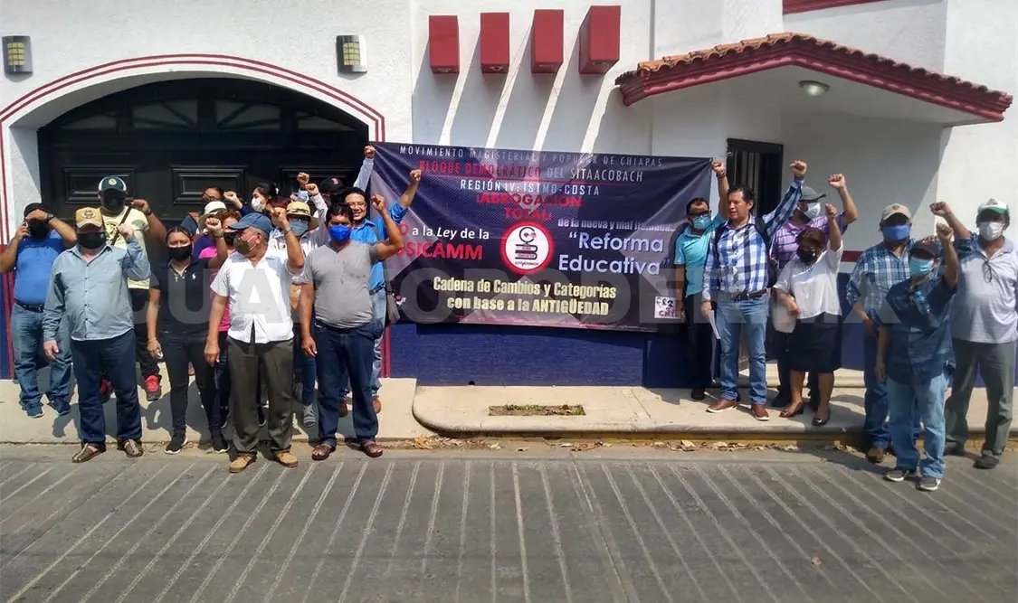 Protestan en contra del Cobach en Tonalá