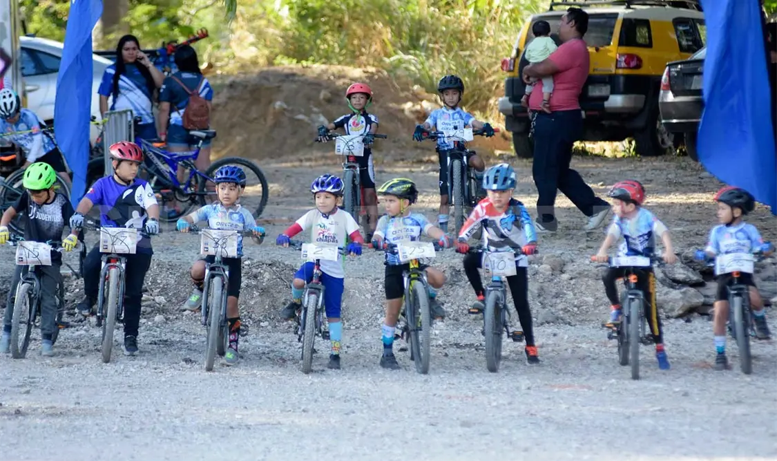 Festejaron a los niños con rodada