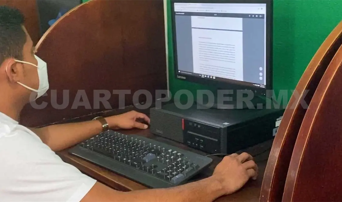 Joven concluye su carrera profesional desde el Cerss