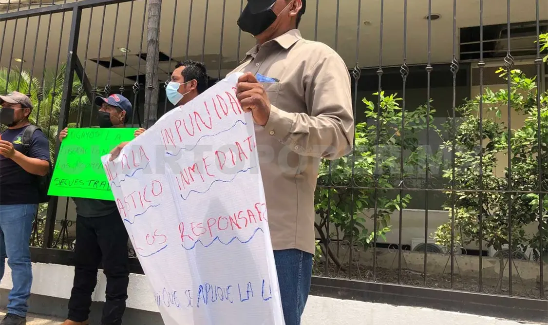 Piden la liberación de comuneros de San Bartolomé