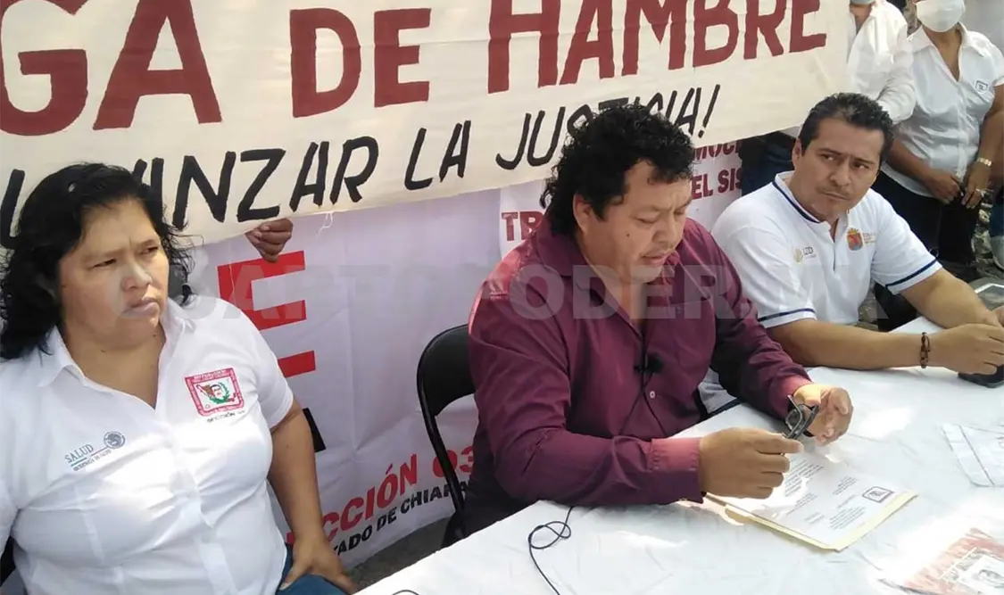 La huelga se lleva a cabo en el centro de Tuxtla. Exigen un alto a los despidos injustificados. CP