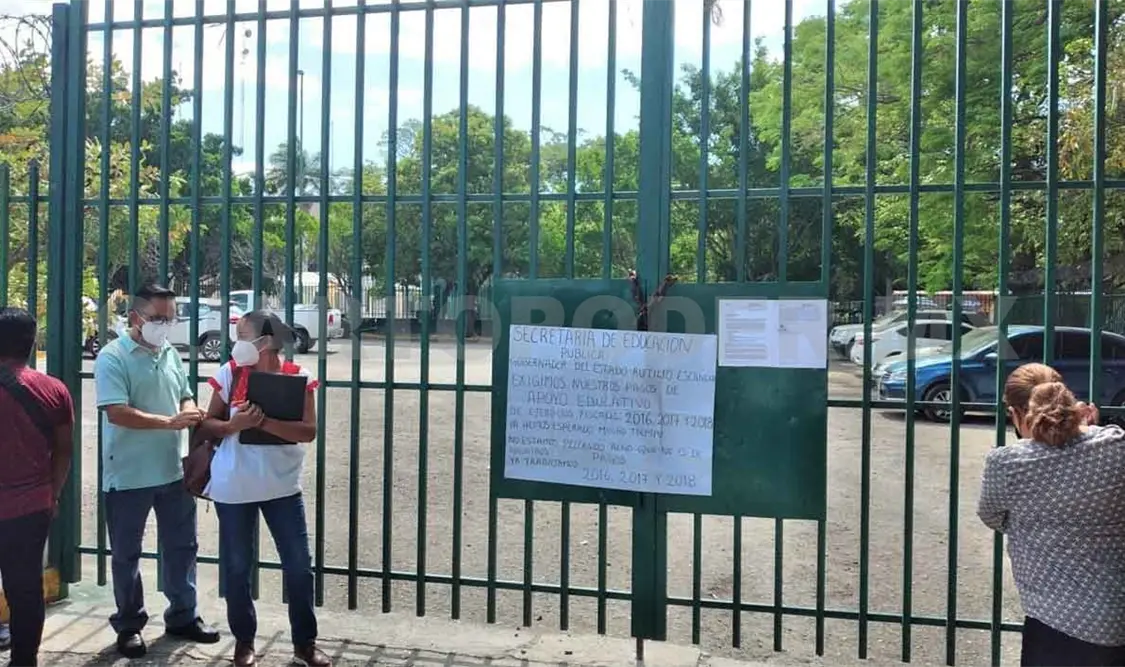 Maestros de apoyo educativo piden pagos