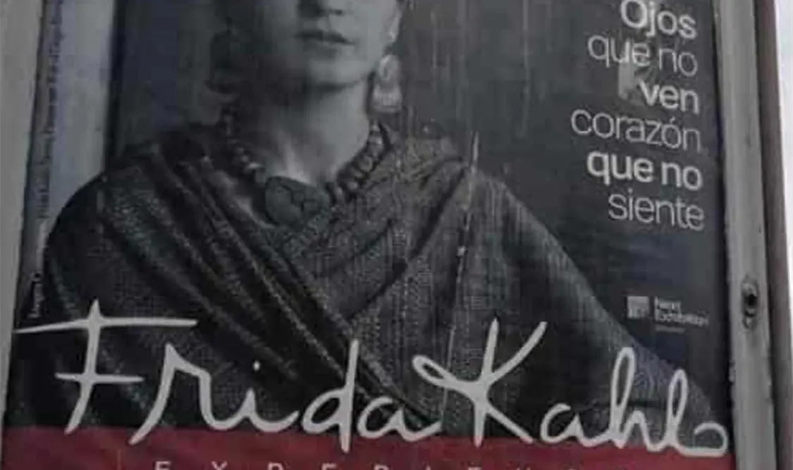 Fotografías, cartas, prendas de ropa y muebles se exhiben en un museo de Nápoles, Italia. Cortesía