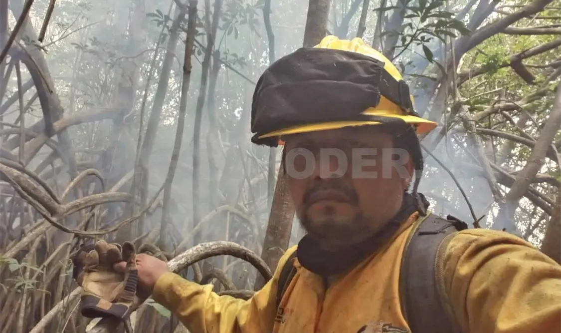 Gilberto Cabrera, 18 años arriesgando la vida en incendios