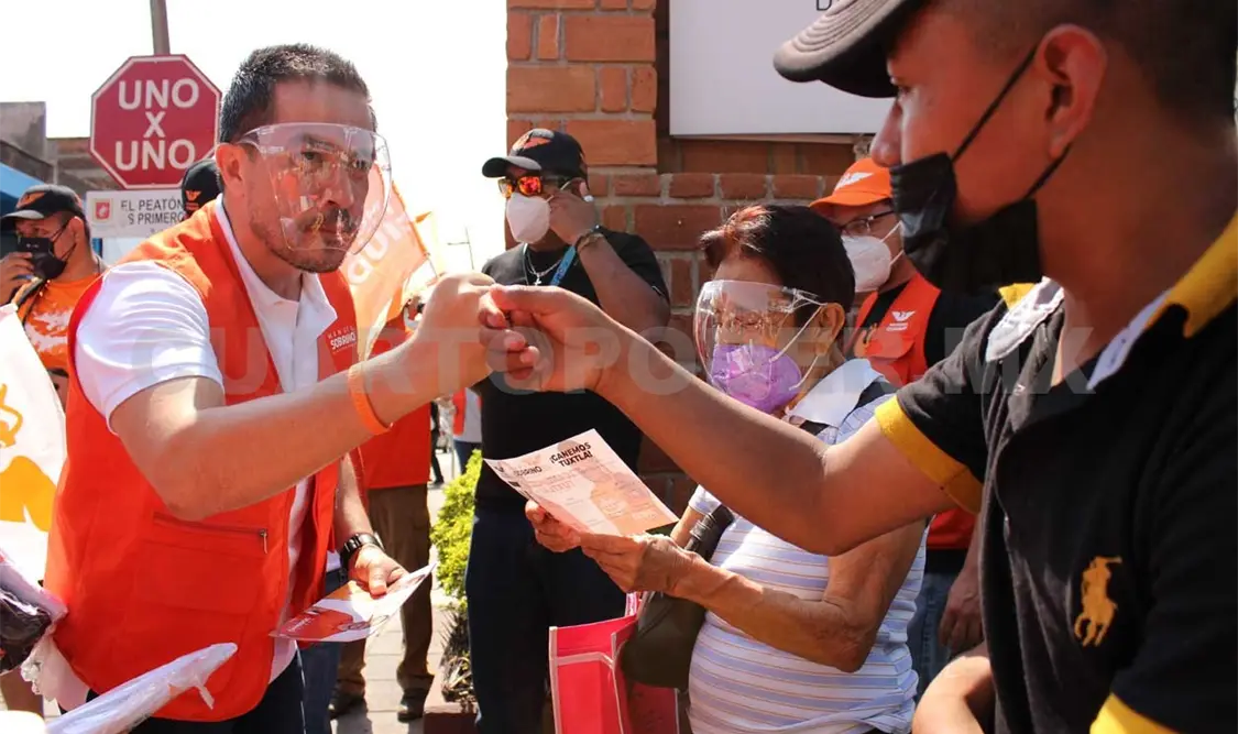 Manuel Sobrino recibe respaldo popular