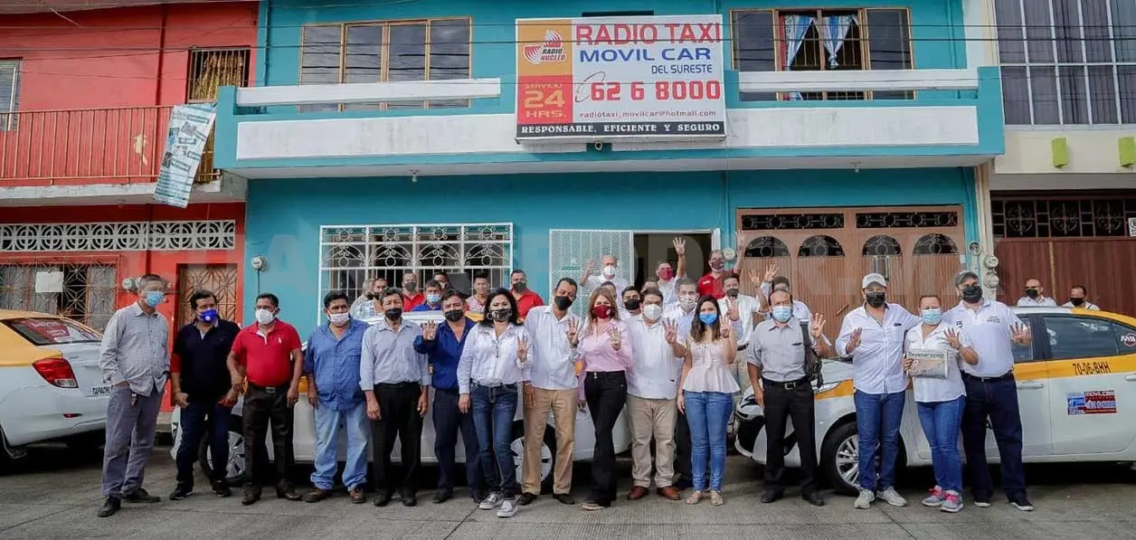 Transportistas y locatarios respaldan a Rosy Urbina
