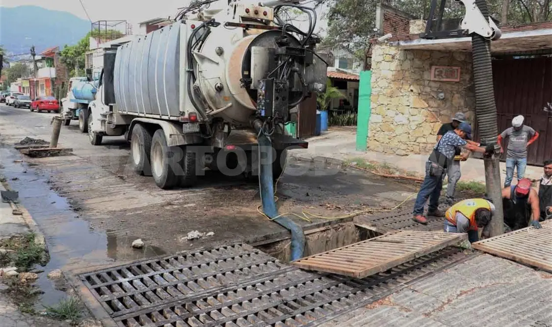 Inicia limpieza de alcantarillas y coladeras en la capital