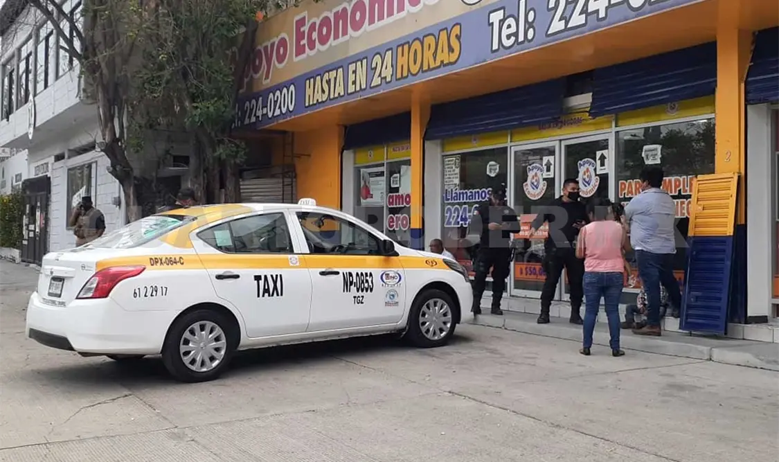 Asaltan a familia y se llevan 300 mil pesos
