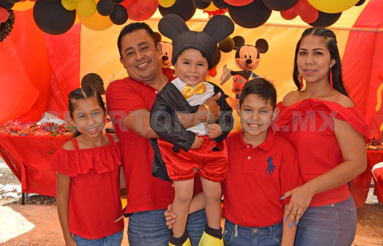 ¡Muchas felicidades, Iam Rafael!