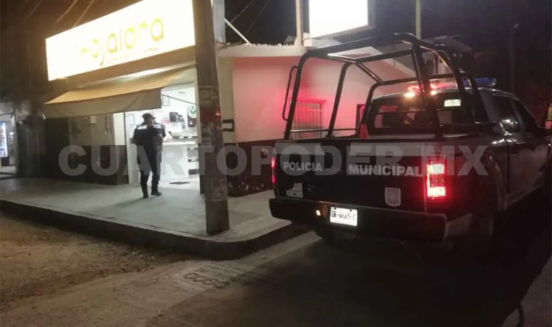 Armados asaltan la panadería La Hojaldra