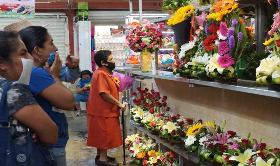 Llaman a la población a comprar flores en los mercados y tianguis. Cortesía