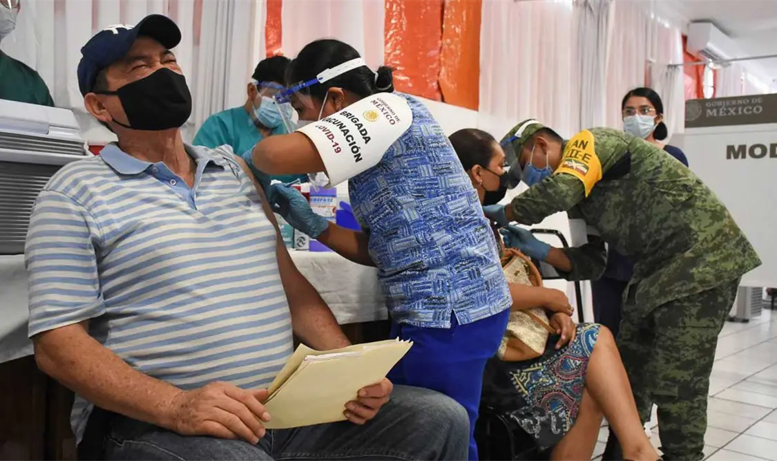 Del 11 al 14 de mayo, más de 100 mil personas del sector educativo guerrerense recibirán la primera dosis. Cortesía