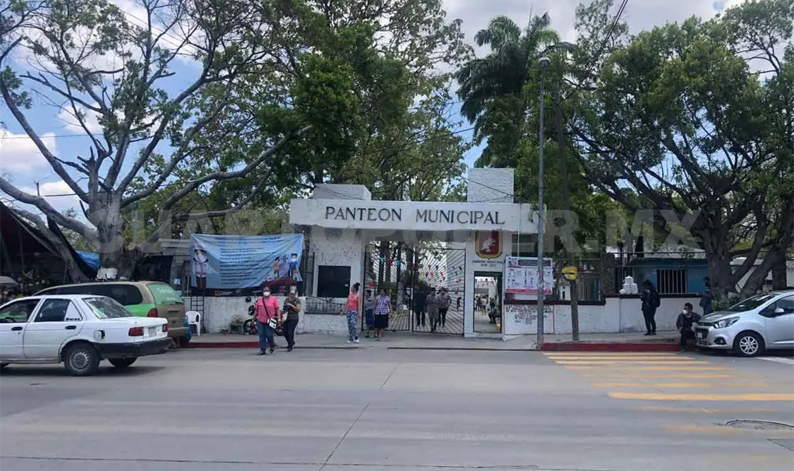 Todo listo para el festejo a las madres en panteones