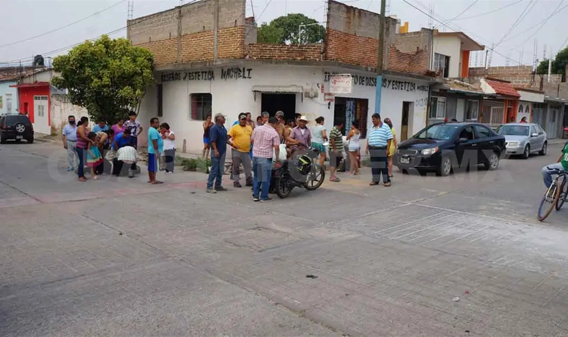 Un menor y un adulto heridos en percance