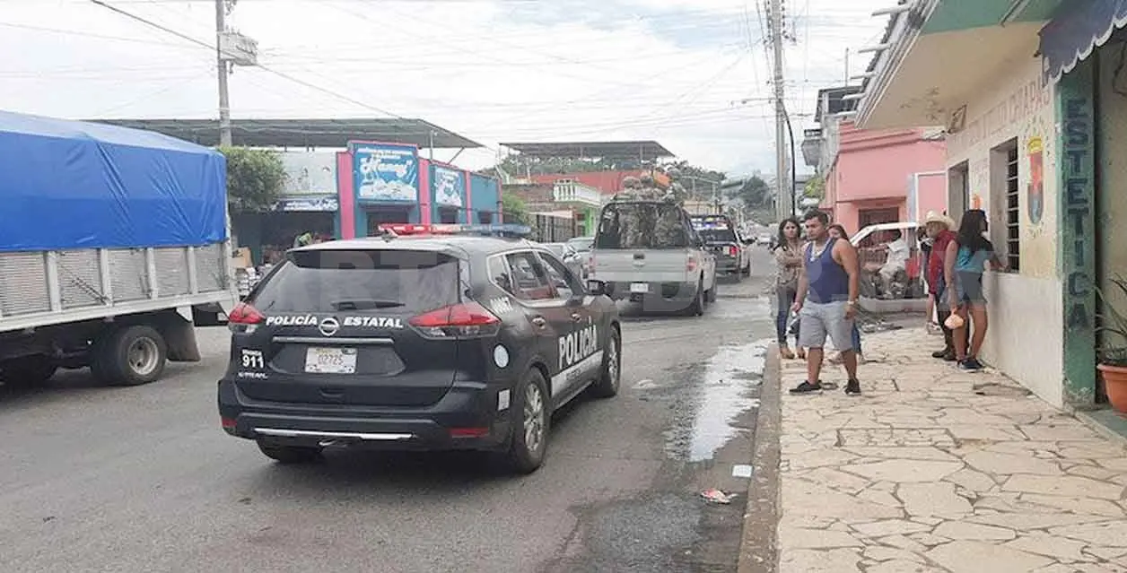 Pistoleros lo encañonan y le quitan 150 mil pesos