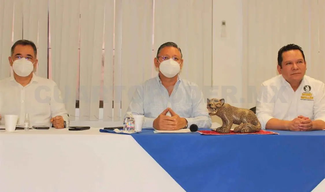 Sostienen empresarios encuentro con aspirantes