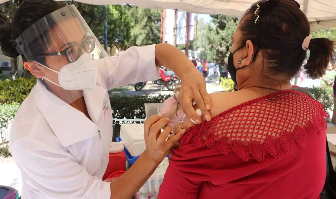Llaman a las personas mayores de 50 años y a las mujeres embarazadas a que acudan a recibir la dosis. Cortesía