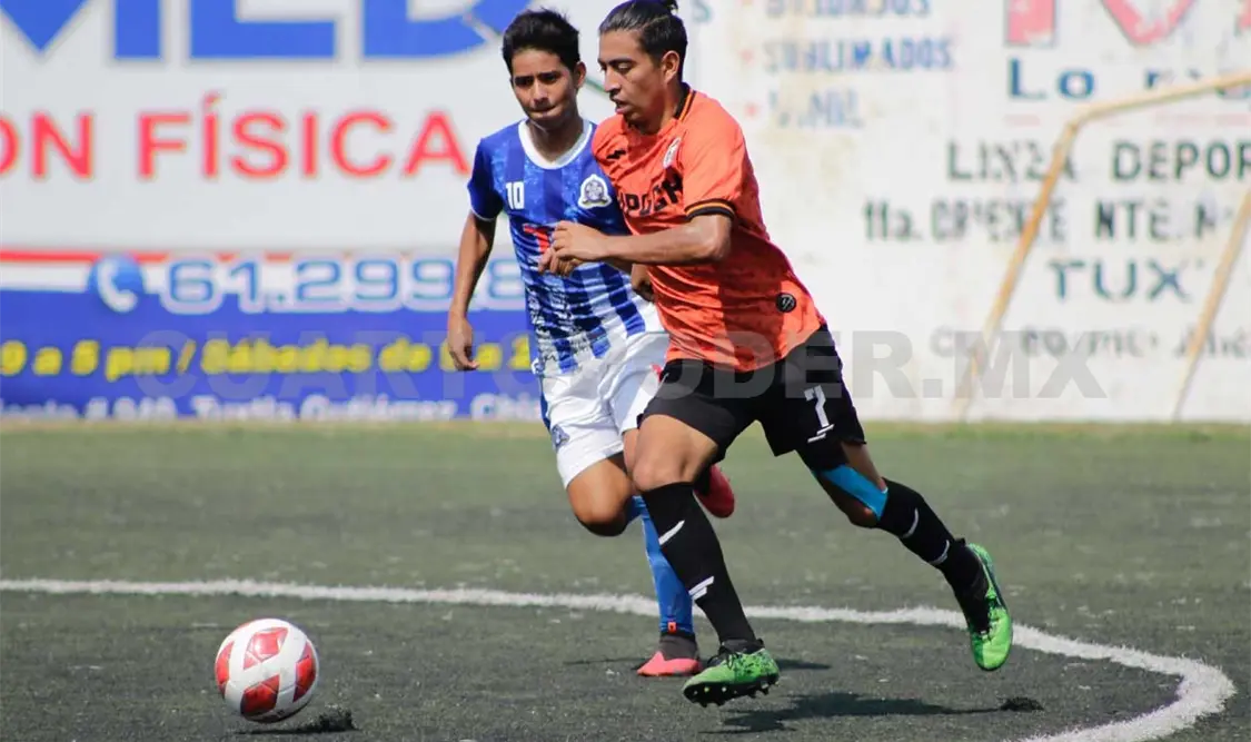Erick Carballo Flores fue la gran figura de Lechuzas al anotar cuatro goles, que lo ponen a un paso de consagrarse campeón de goleo de la tercera división. Diego Pérez/CP
