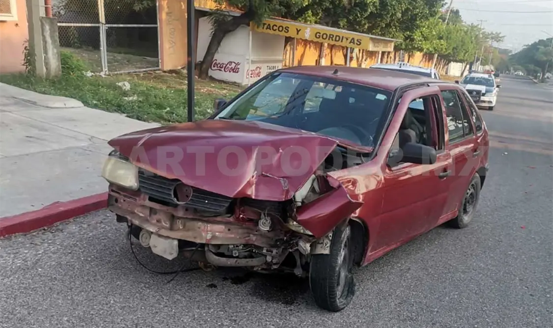 El accidente ocurrió sobre el bulevar Fidel Velázquez en las inmediaciones de la colonia Burócratas en la ciudad capital. Gonzalo Gonzaga / CP