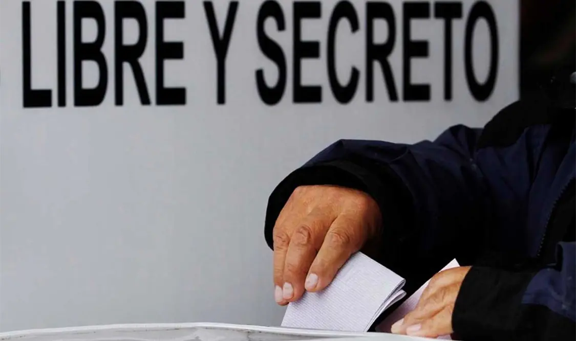 Compran votos a través de vividores de la nación
