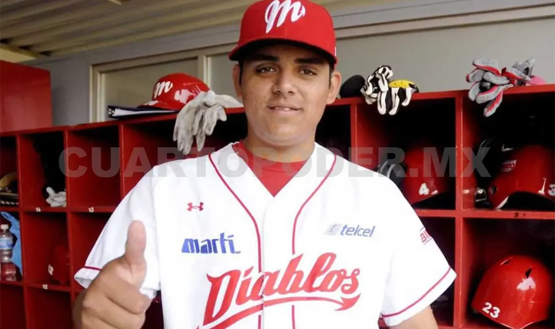 Roberto Osuna obtiene primer salvamento