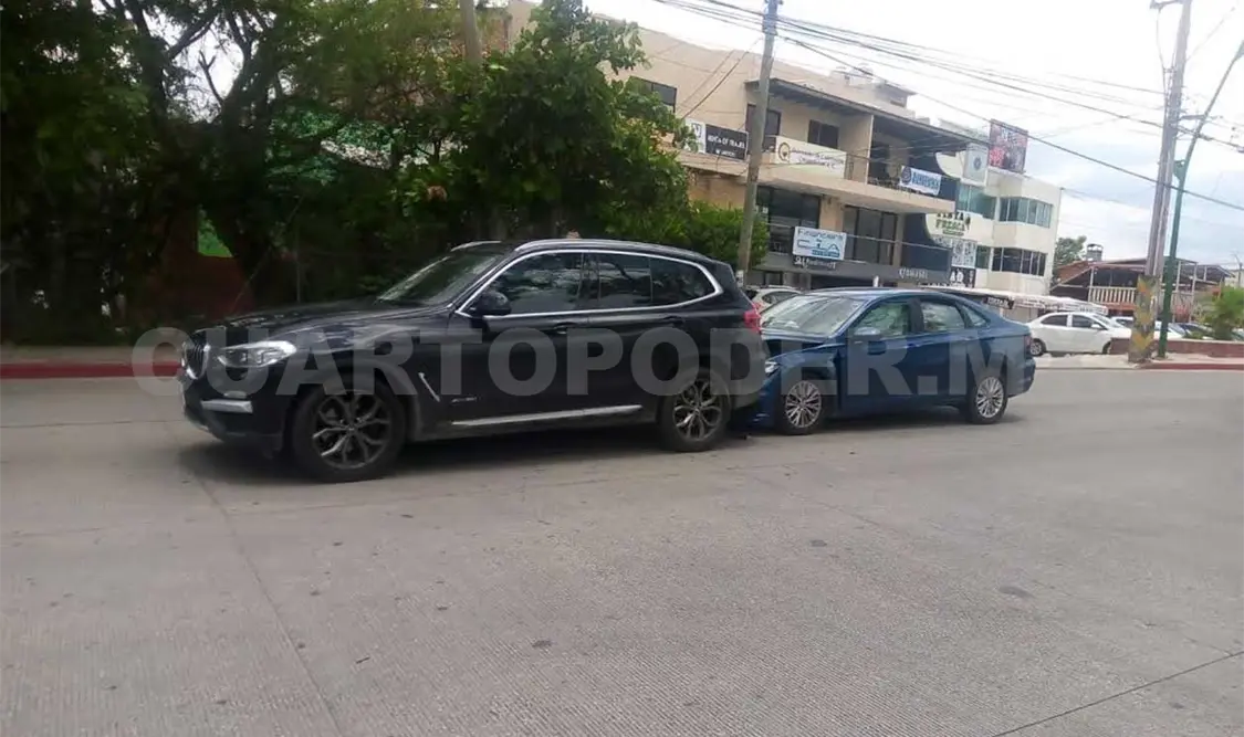 Chocan particulares por alcance en avenida