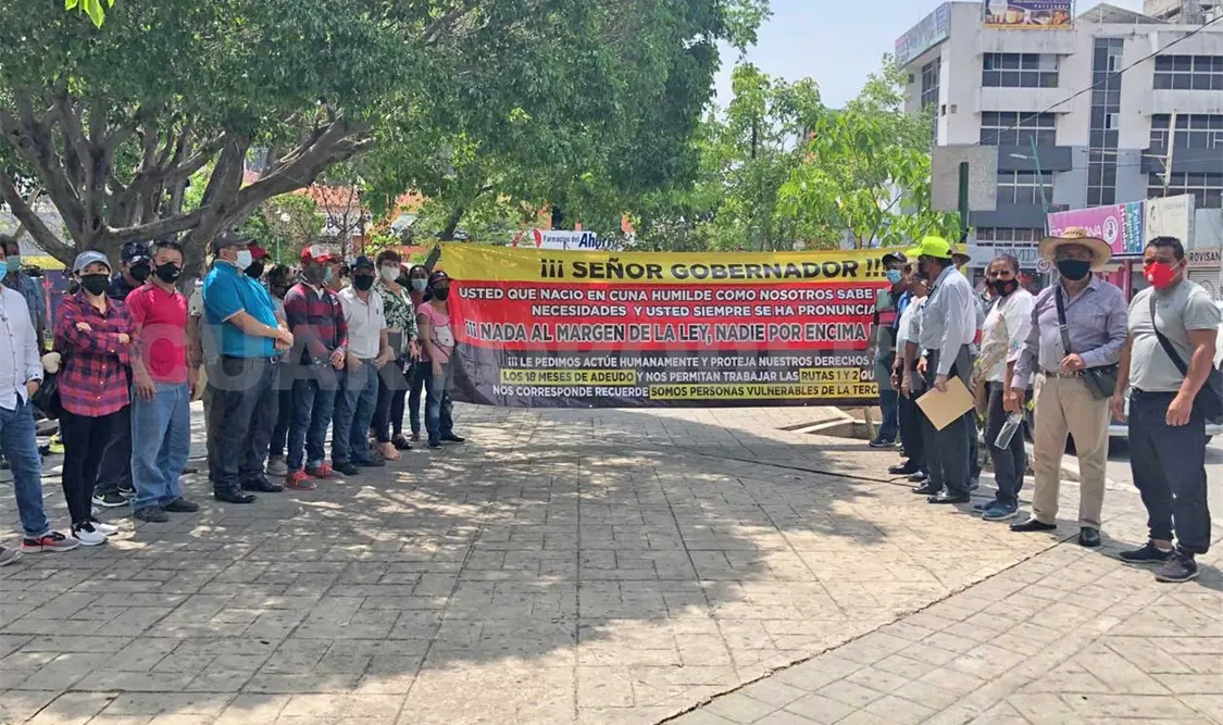 Los manifestantes piden una audiencia para exponer sus situaciones y que éstas sean resueltas. José Ortega / CP