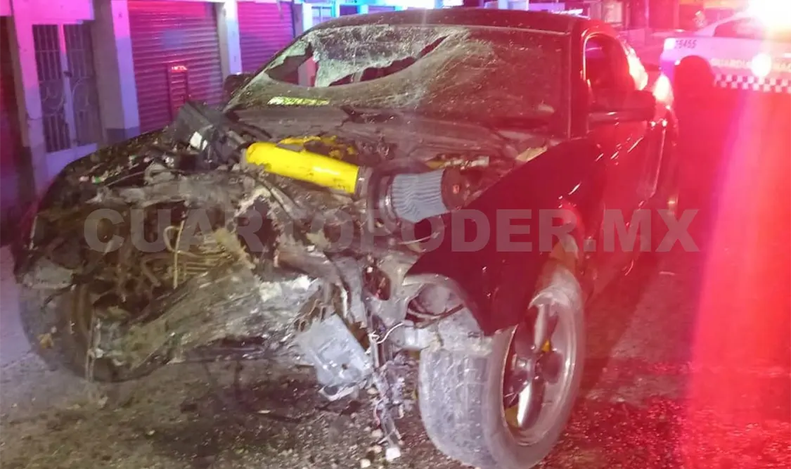 El accidente ocurrió a las 05:00 de la madrugada del sábado en el bulevar de la Federación, en la ciudad de Comitán. Cortesía