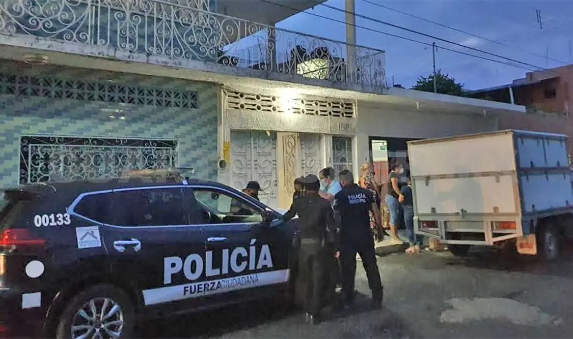 El incidente fue reportado a las autoridades, por lo que policías estatales y municipales se presentaron para tomar conocimiento. Víctor Sánchez / CP
