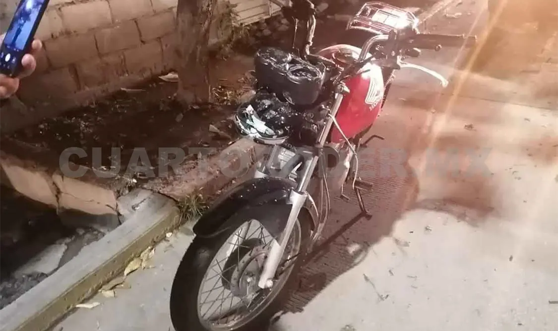 Enamoraba a novia ajena y le destrozan la moto