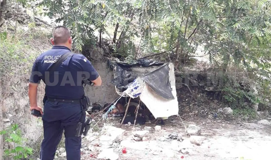 Hallan cadáver putrefacto de indigente en la periferia