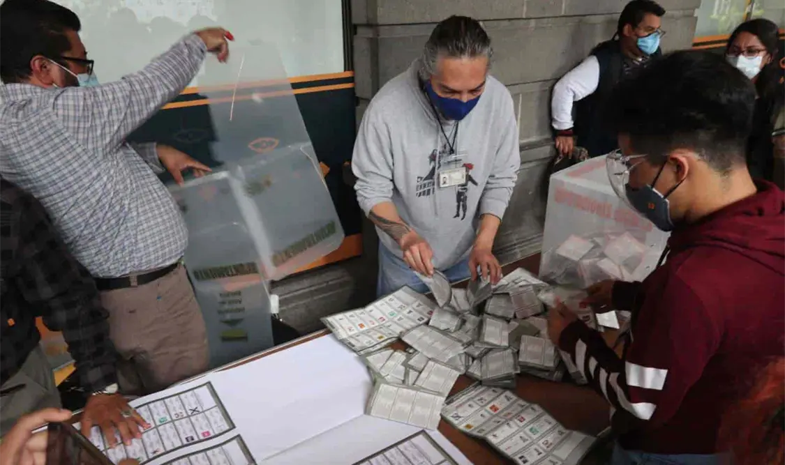 El presidente del INE celebró que hayan funcionado los protocolos sanitarios para evitar el contagio del Covid-19. El Universal