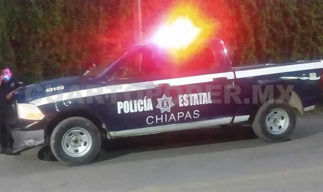 El periodista refirió que los uniformados van a bordo de la unidad 40100. Cortesía