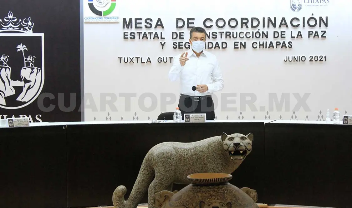 El gobernador informó que siguen arribando más vacunas para proteger la salud de los chiapanecos. CP