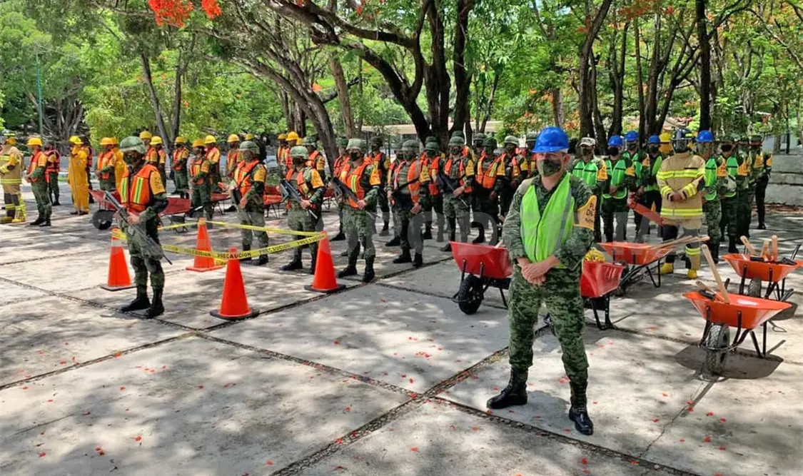 Se cuenta con el apoyo inmediato de la Fuerza de Apoyo para Casos de Desastre, integrada con personal militar. Cortesía