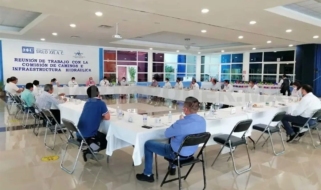 Los profesionistas participan activamente en el proyecto de reconstrucción ante los daños dejados por el sismo. Cortesía
