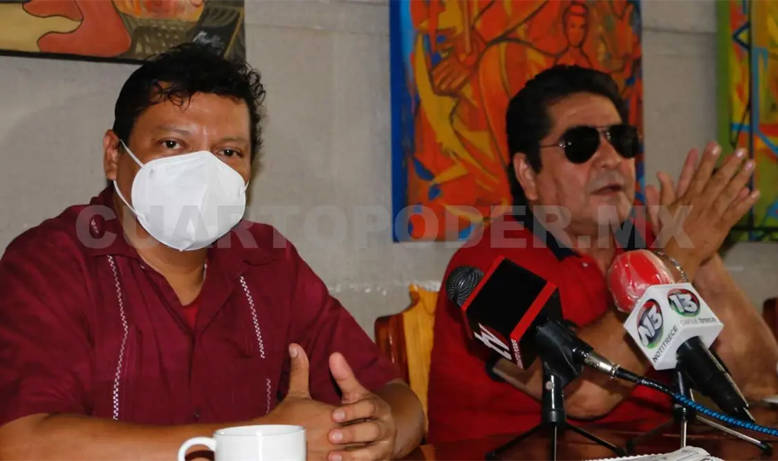 Roberto Ramírez, docente del Plantel 03 de Cacahuatán, habló de lo omiso que fue el sindicato con un desfalco millonario. Diego Pérez / CP
