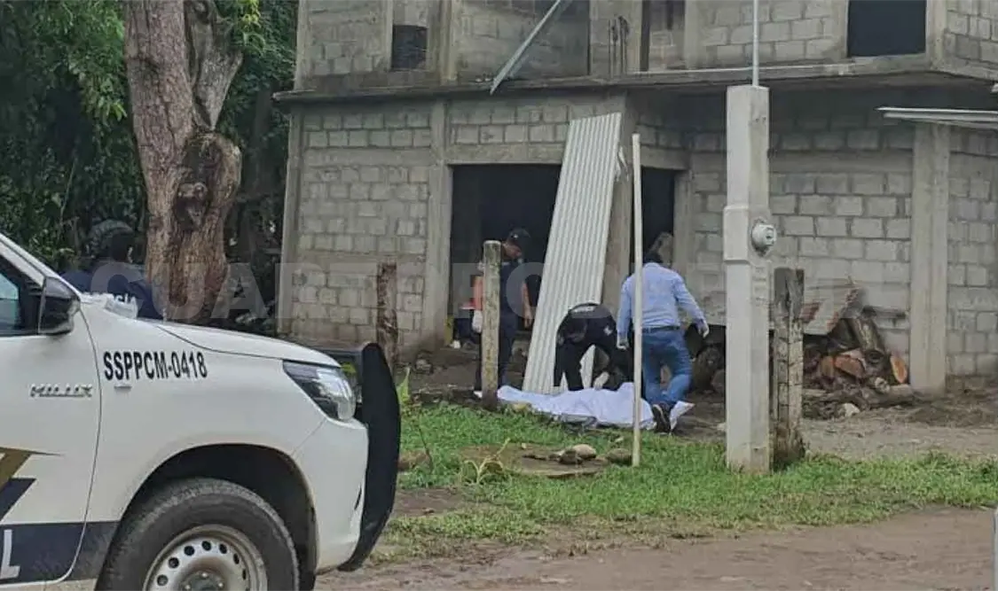 Hombre fallece tras caer del techo