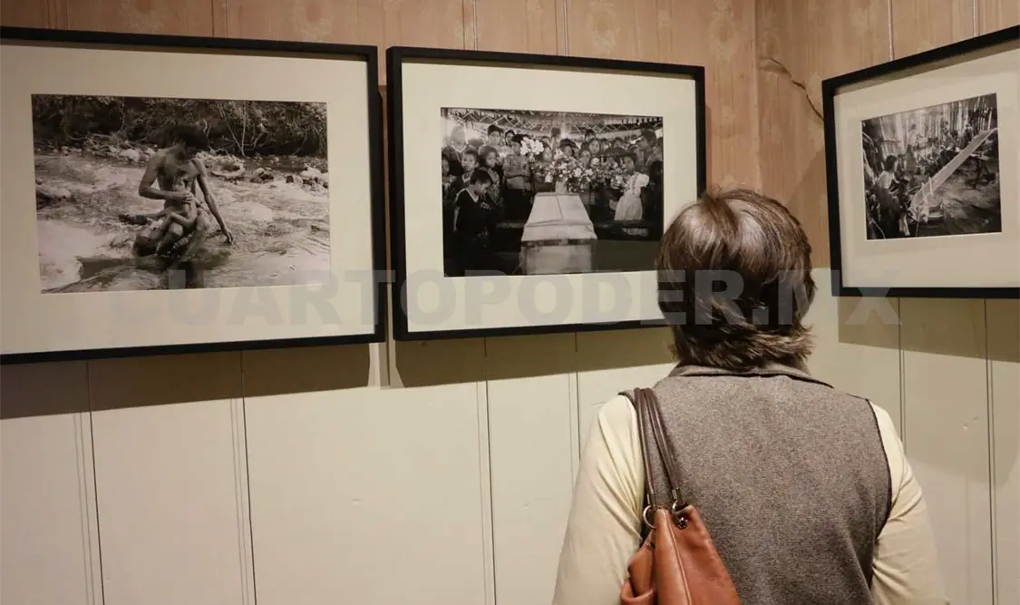 Esto es parte de la galería que presentaron Turok y Rodríguez en La Enseñanza, además parte de sus trabajos en Chiapas -desde el levantamiento armado, hasta la decadencia en las zonas indígenas y en la Selva Lacandona-. Fotos: Cortesía