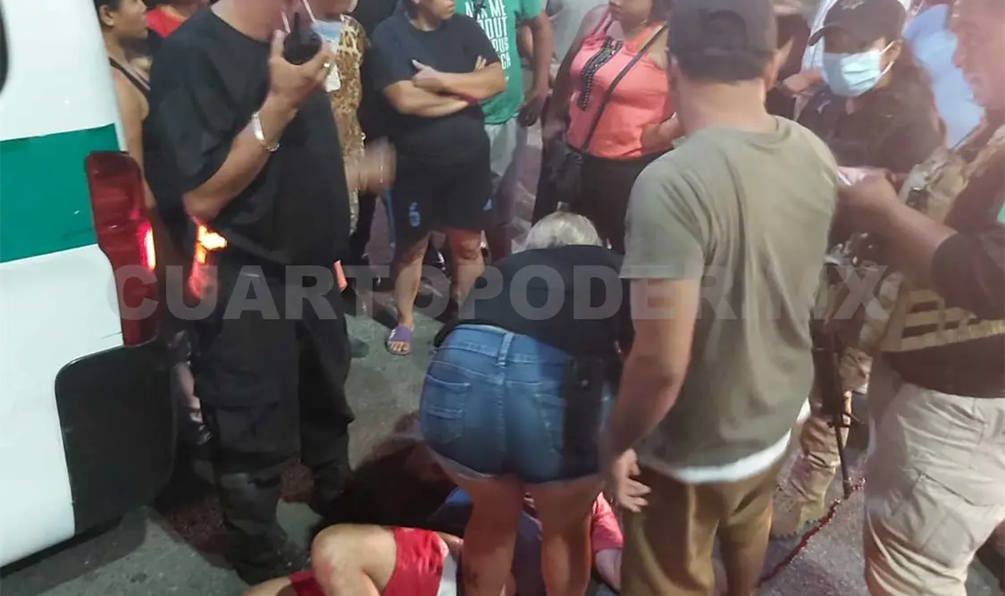 El alocado colectivero embistió a dos niños, mismos que fueron trasladados de urgencia a un hospital. Ulises López / CP